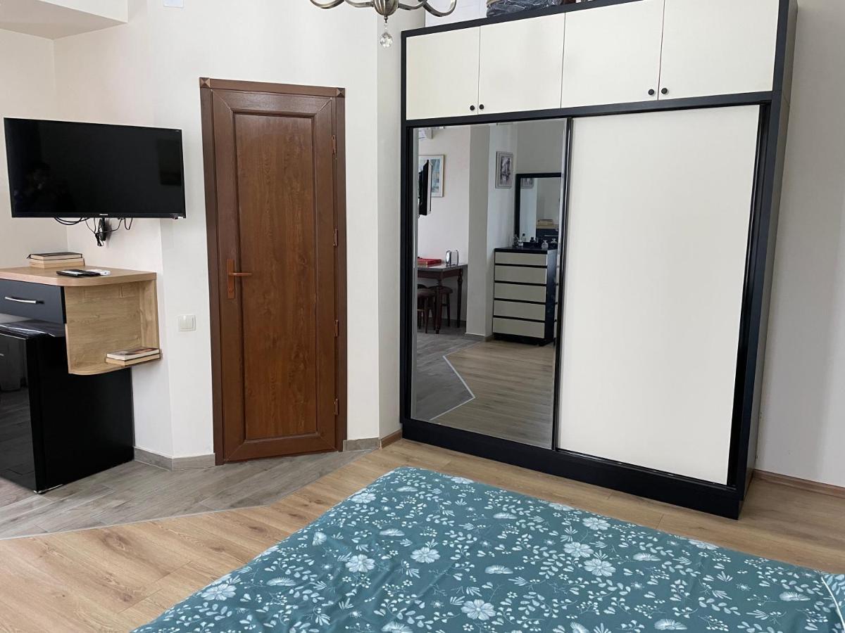 Temo Guest House 10 Batumi Ngoại thất bức ảnh
