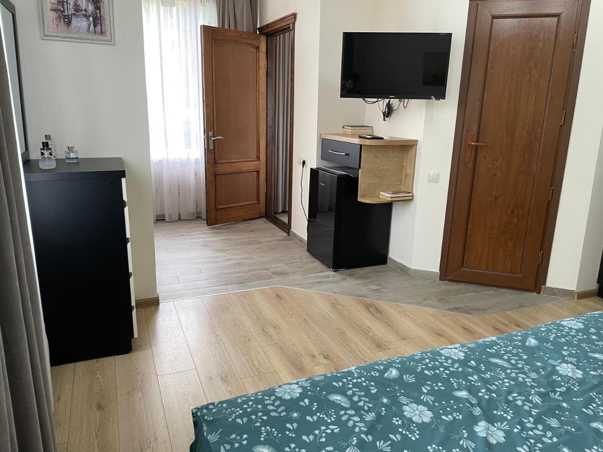 Temo Guest House 10 Batumi Ngoại thất bức ảnh