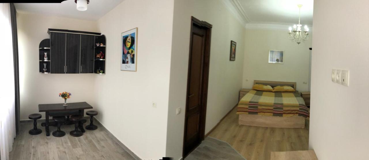Temo Guest House 10 Batumi Ngoại thất bức ảnh